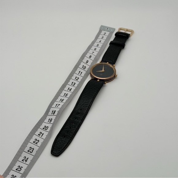 GUCCI VINTAGE BLACK DIAL GOLD-TONE QUARTZ WATCH – 30MM - Picture 7 of 11